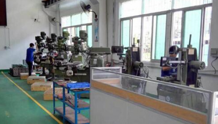 模具部銑床、磨床區(qū)