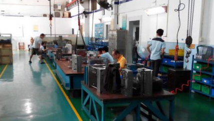 模具部組裝模具區(qū)
