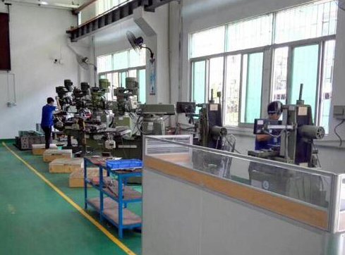 模具部銑床、磨床區(qū)